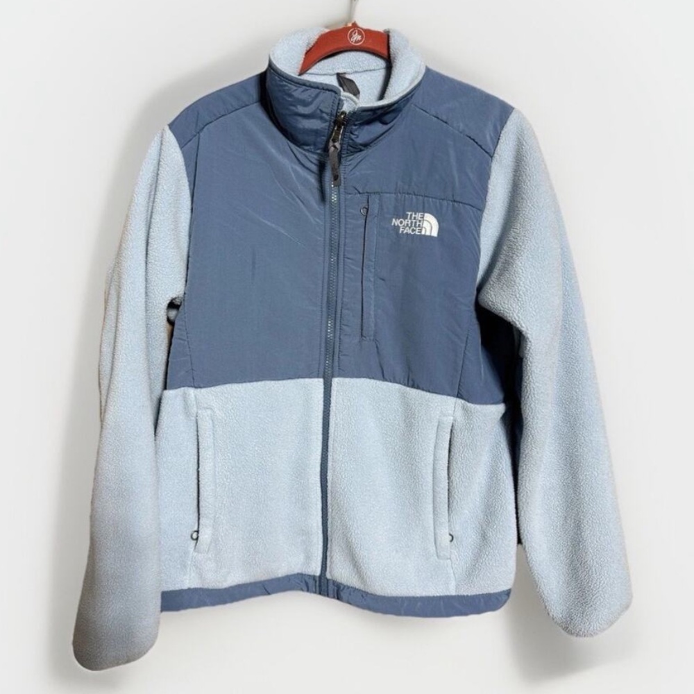 Women’s Northface Jacket - Picture 2 of 6